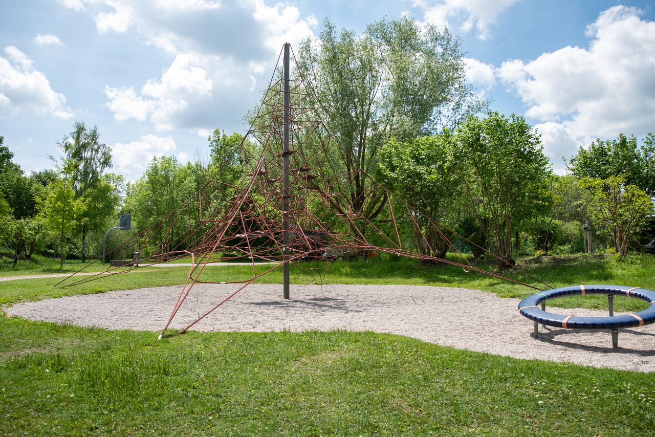 Klettergerät "Seilzirkus" am Ascherbach-Spielplatz