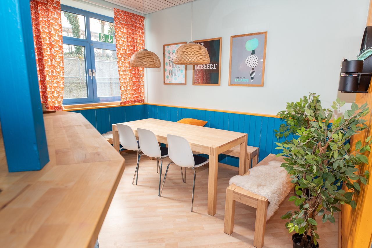 Mädchenzimmer mit Sitzecke in der JBS IMPULS 8406