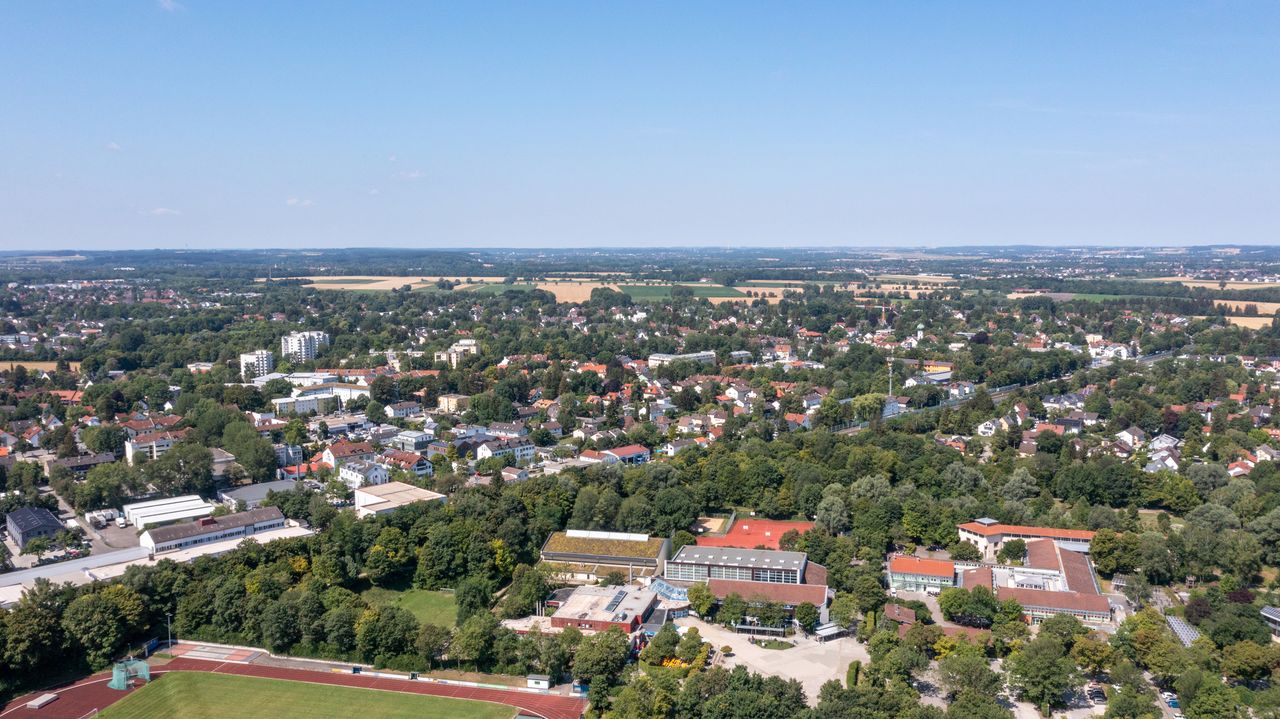 Blick über das Gröbenzeller Gemeindegebiet in Richtung Westen
