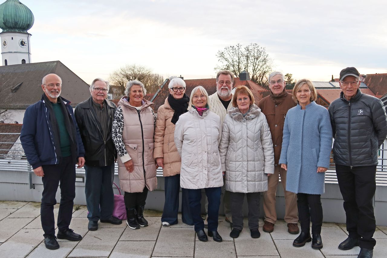 Gröbenzell Seniorenbeirat 2024-2027 Gruppenbild Gröbenzell Seniorenbeirat 2024-2027 mit Seniorenreferentin Ursula Bauer (2. v.r.)