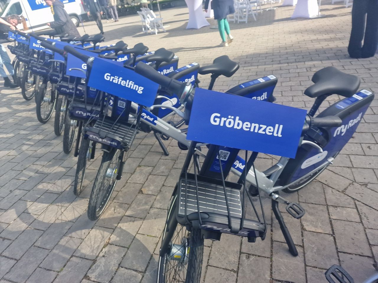 Foto eines Leihrads, darauf die Schrift "Gröbenzell"