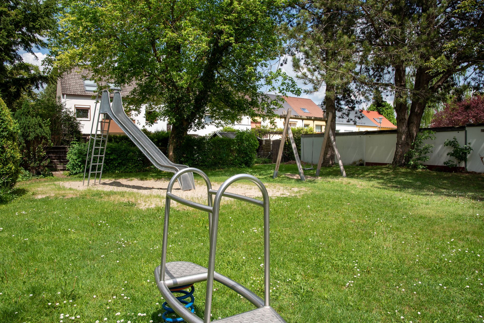Überblick Spielplatz Mittenwalder Straße