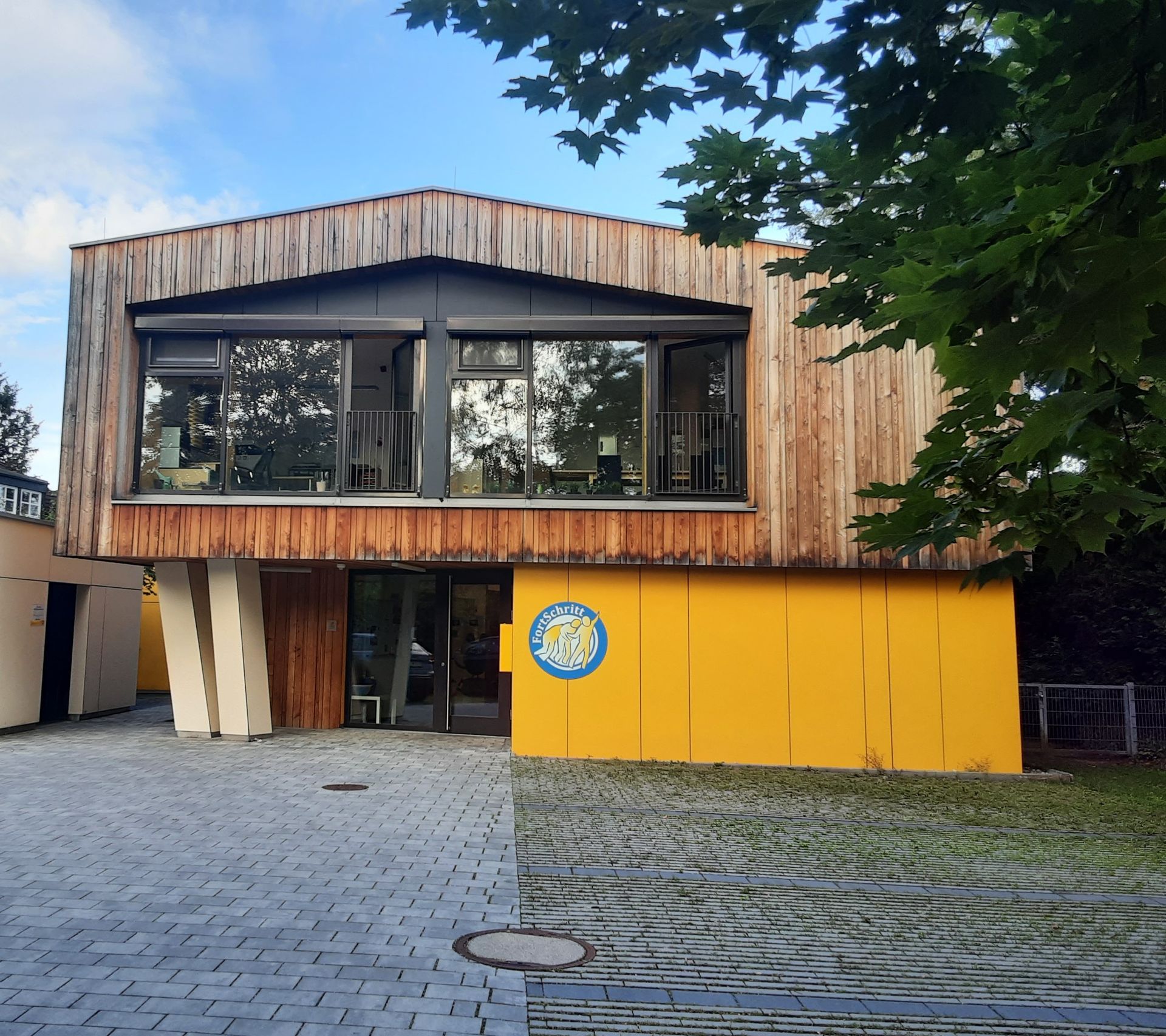 Tag der offenen Tür in der Kinderkrippe „Blumengarten“ Außenansicht der Krippe Blumengarten, FortSchritt gGmbH