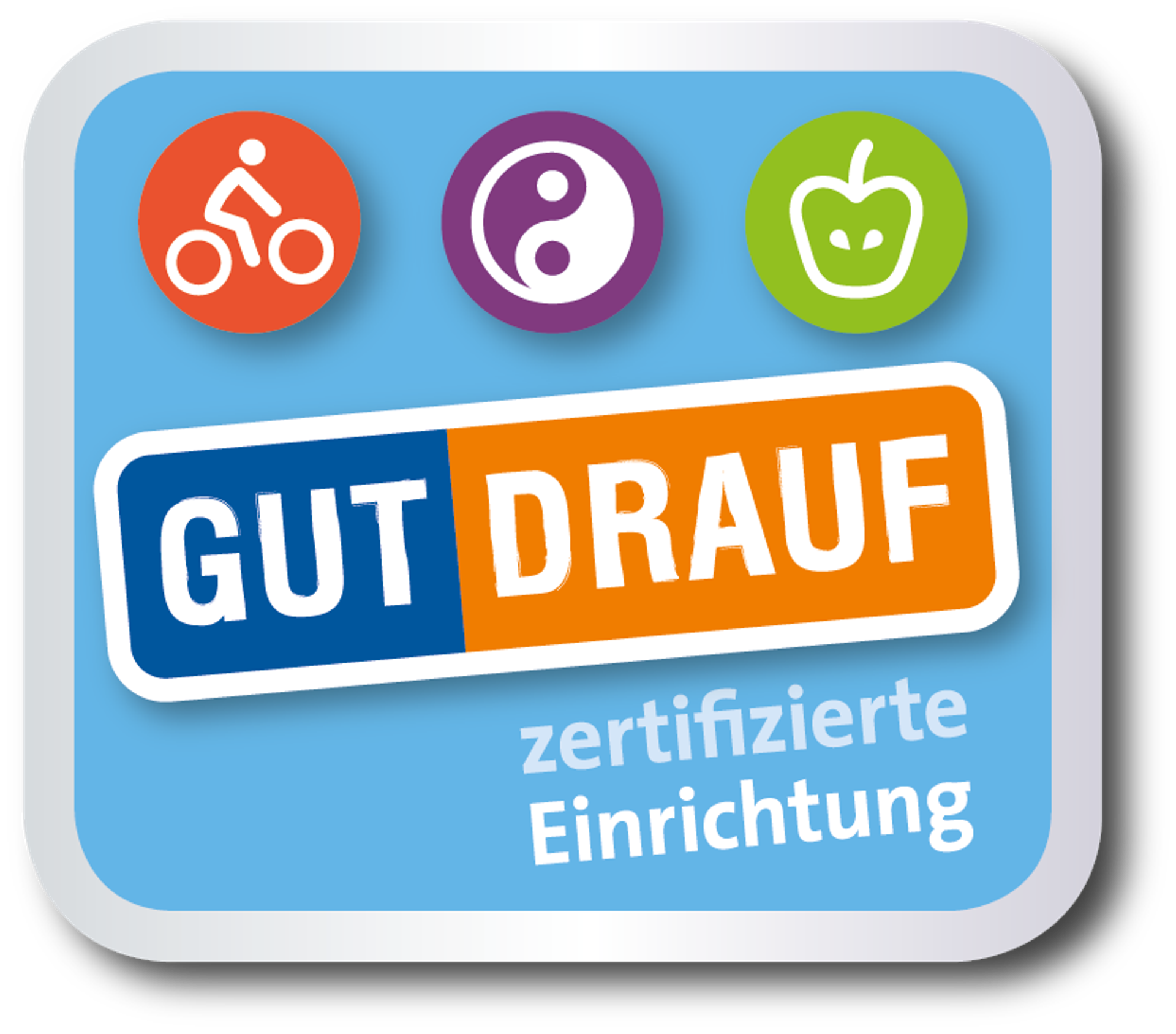 Hellblaues Quadrat mit dem Schriftzug Gut drauf zertifizierte Einrichtung und drei Symbolen, einem Fahrrad, Ying und Yang und einem Apfel