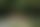 Zwei Personen in einem Kanu auf dem Weg eine Bootsrutsche herunter