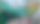 Quer vor einem Gestrüpp fliegt eine grüne Gestalt mit langem grünen Mantel und dreistöckiger Krone.