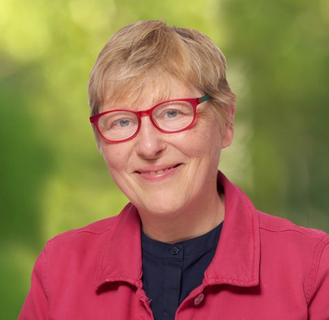 Dr. Monika Baumann Dr. Monika Baumann