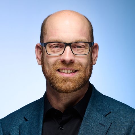Dr. Daniel Holmer