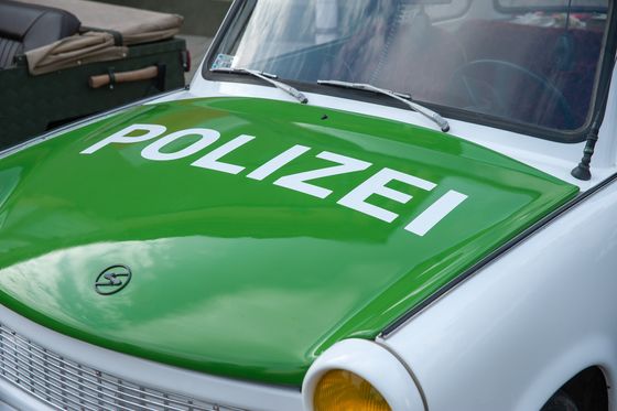 Spannender als die Polizei erlaubt (Kinderprogramm Impuls) Altes Polizei Auto